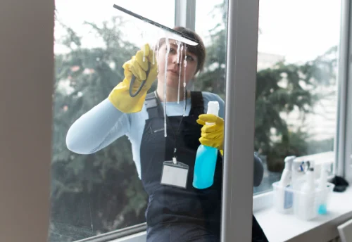 Nettoyage de vitres intérieures et extérieures à Saïx